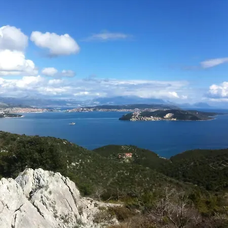 Fuer Drei Personen Mit Eigenem Balkon Apartament Vinišće