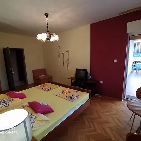 Fuer Drei Personen Mit Eigenem Balkon Apartament Vinišće