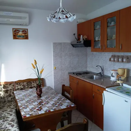 Fuer Drei Personen Mit Eigenem Balkon *