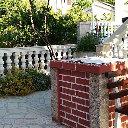 Fuer Drei Personen Mit Eigenem Balkon